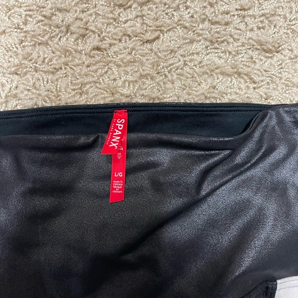 Spanx leggings size large - Picture 2 of 2